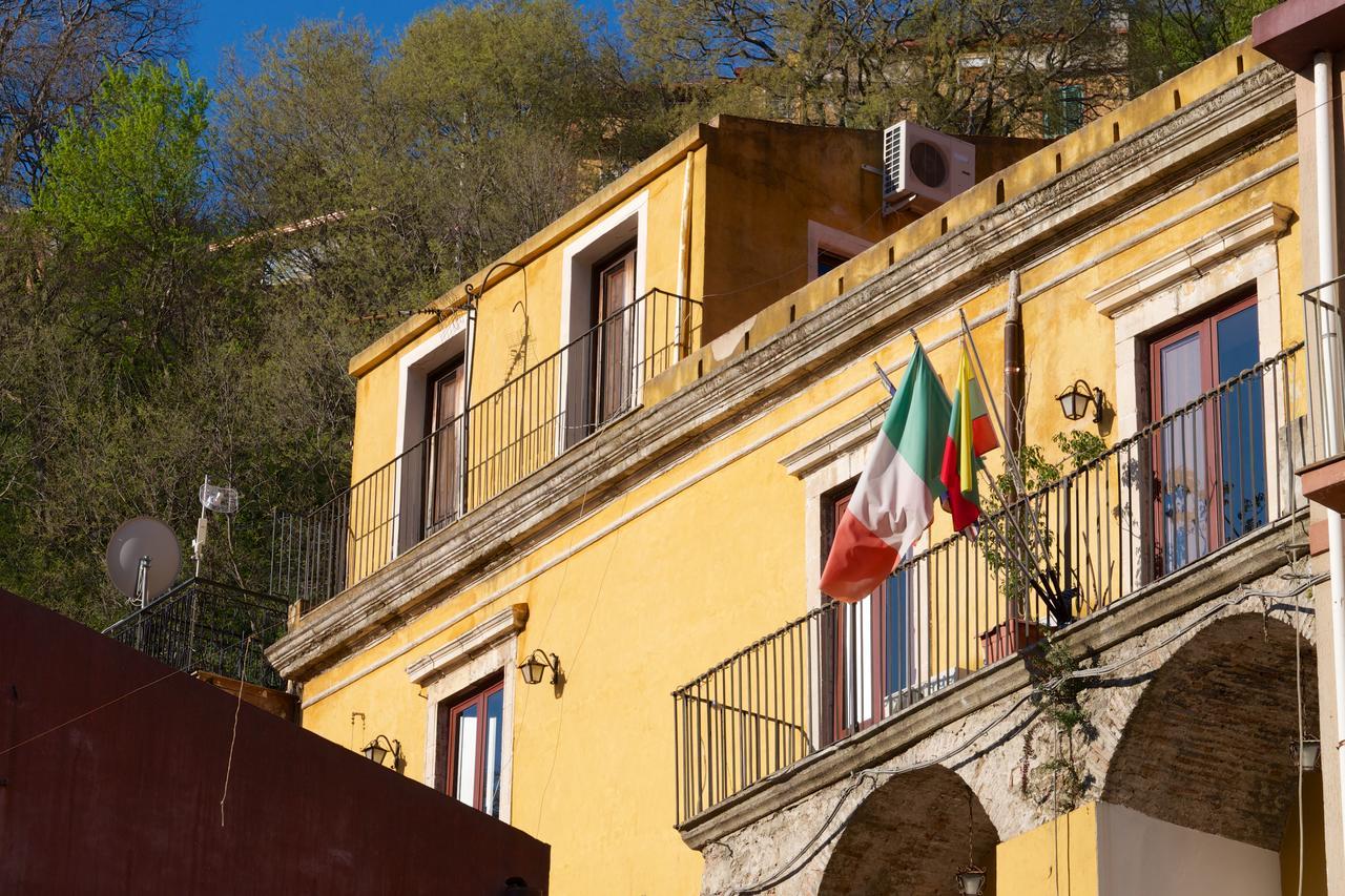 Отель Le Giare Itala Экстерьер фото
